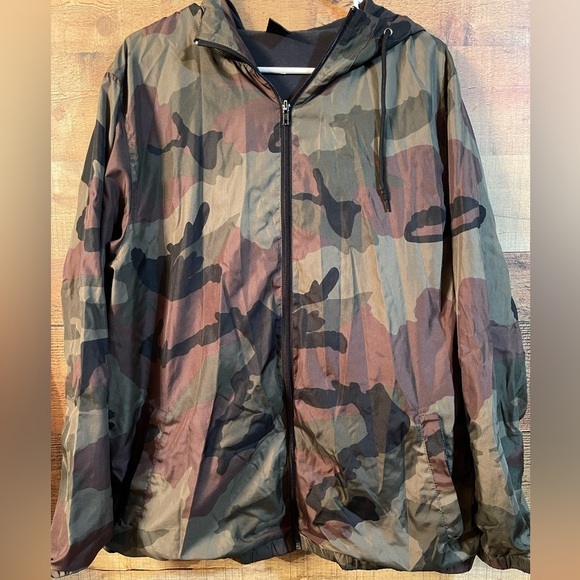 Zine Clothing Jackets & Blazers - 💚HP💚Zine camo windbreaker jacket